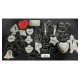 Lot Of Vintage Metal Cookie Cutters.