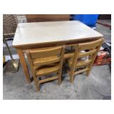 Oak Childrenï¿½s Table & Chairs.