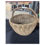Vtg Wicker Basket.