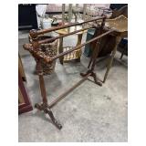Vtg Bobbin Style Quilt Rack.