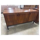 Mid Century Modern Walnut Credenza/Media Cabinet.