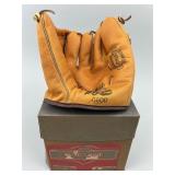 Trusport G600 Baseball Fielderï¿½s Glove.