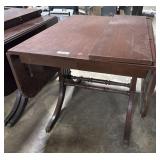 Vtg Mahogany DropLeaf Table.