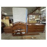 Traditional Style Ethan Allen Bedroom Suite.