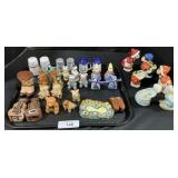 Dutch, Bears, Souvenir Salt & Pepper Shakers.
