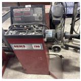 Coats 700 Solid State Computer Tire Balancer.