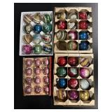 Lot Of Vintage Christmas Shiny Brite Ornaments.