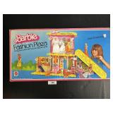 1975 Mattel Barbie Fashion Plaza Play Set.