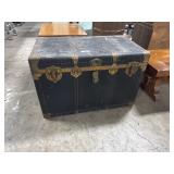Vtg Steamer Trunk.