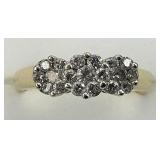 Vintage 14KT Gold Diamond Cluster Ring.