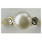 14KT Gold White Pearl Diamond Flanked Ring.
