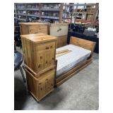 Traditional Style Pine Bedroom Suite.