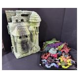 Masters Of The Universe Action Figures & Playset.