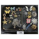 Costume Jewelry, Brooches & Necklaces.