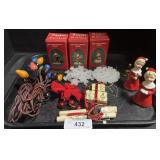 Vintage Christmas Lights, Porcelain Santaï¿½s.