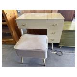 Vtg Mid Century Singer Sewing Table & Machine.