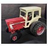 Die Cast Ertl International 1466 Farmall Tractor.