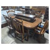 Wooden Dinning Room Table and Chairs.