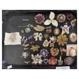 Costume Jewelry, Pins & Brooches.