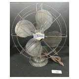 Vtg R&M Banner Oscillating Desk Fan.