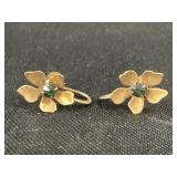10KT Gold Flower Earrings.