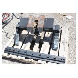 REESE 15K Classic 5th Wheel Hitch