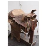 Western Style Tooled Leather Saddle Western Style Tooled Leather Saddle