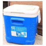 Igloo Ice Cube Cooler Holds 75 Cans Igloo Ice Cube Cooler Holds 75 Cans