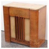 Wards AIR WAVE Radio Phonograph Wood Cabinet