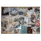 (30+pc) Jewelry: Bracelets, Necklaces, ...