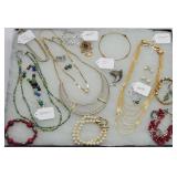 Vintage Jewelry (20 pieces)