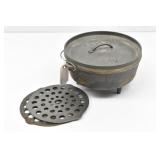 Lodge 10' Footed Dutch Oven w/ Grates