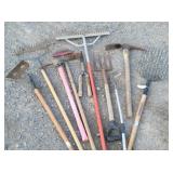 (10) Yard / Hand Tools: Garden Rake, Spade, Hoe...