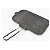 LE CREUSET Cast Iron Grill Pan w / Handle