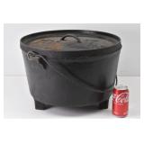 HEAVY 17" 29 Qt Elk / Deer Cast Iron Dutch Oven
