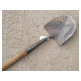 Solid Shank Digging Shovel