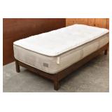 Twin Bed w/ Wood Platform Chattam & Wells Mattress