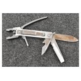 SOG Specialty Knife / Multi-Tool w/ Tool Clip