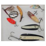 (6) Vintage Fishing Lures: Dare Devil, Devle Dog..