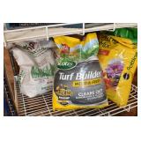 Group of Potting Mix & Lawn Fertilizer