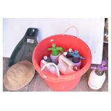 Bargain Lot: Weed Spray, Bucket & More