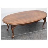 Oval Wood Coffee Table w/Queen Anne Legs