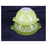 (2) PYREX Crazy Daisy Cinderella Mixing Bowls