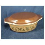 PYREX 1-1/2 qt Early American Casserole Dish w Lid