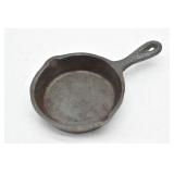 Lodge "Mini" Hammered Toy Skillet OOMS USA
