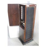 Magnavox AM/FM Radio w/ 8-Track Player in Wood