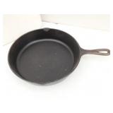 Lodge USA Cast Iron Skillet w/Spouts