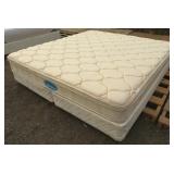Simmons Deep Sleep King Mattress & Box