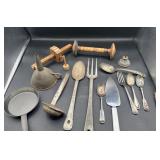 Primitive kitchenware items