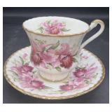 Paragon Majesty the queen teacup/saucer